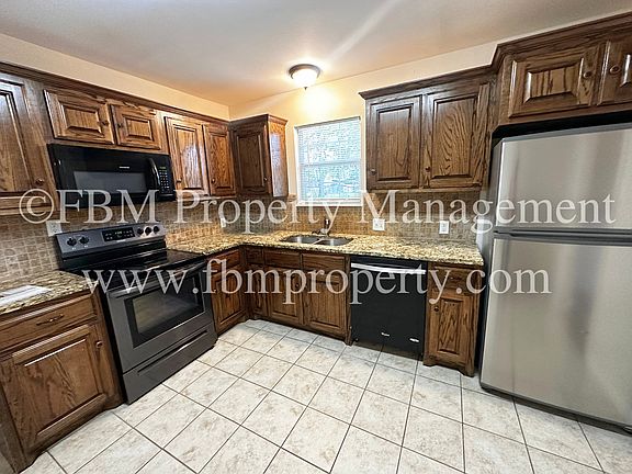 5th image of 1020 N Beaton St