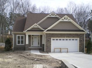 335 Orchard Falls Dr, Spring Lake, NC 28390
