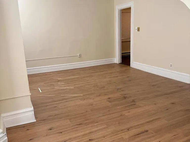 100 Main St #6 — Photo 17