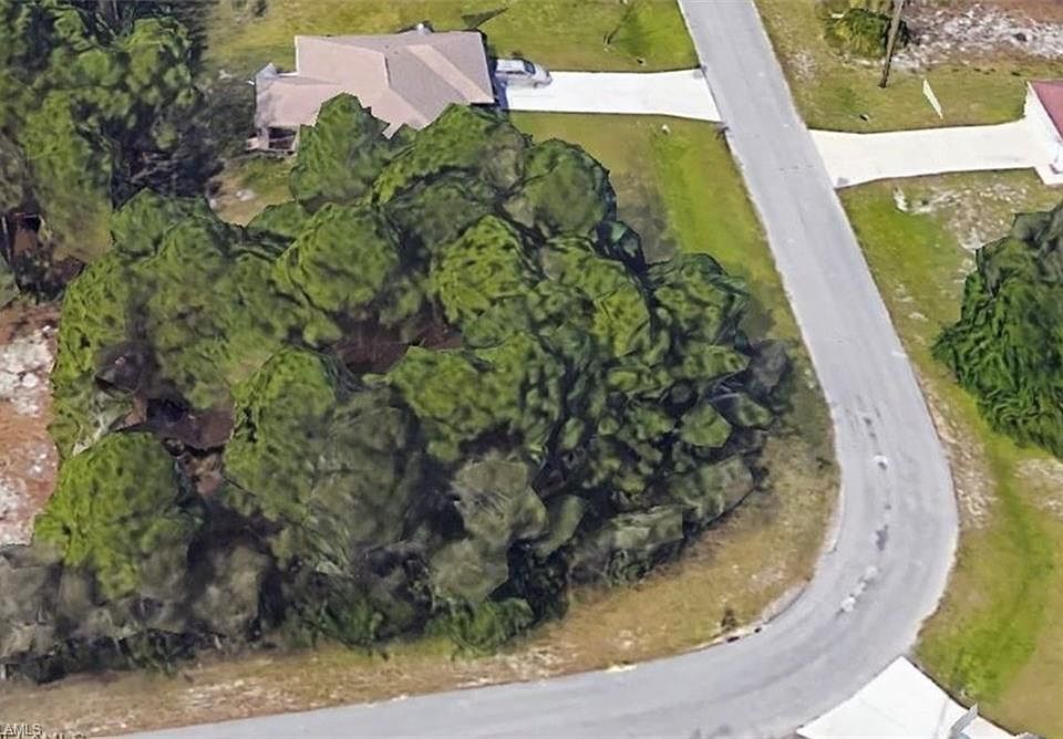 2nd image of 704 Brannen AVE