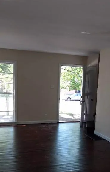 209 S Emerson Ave — Photo 3
