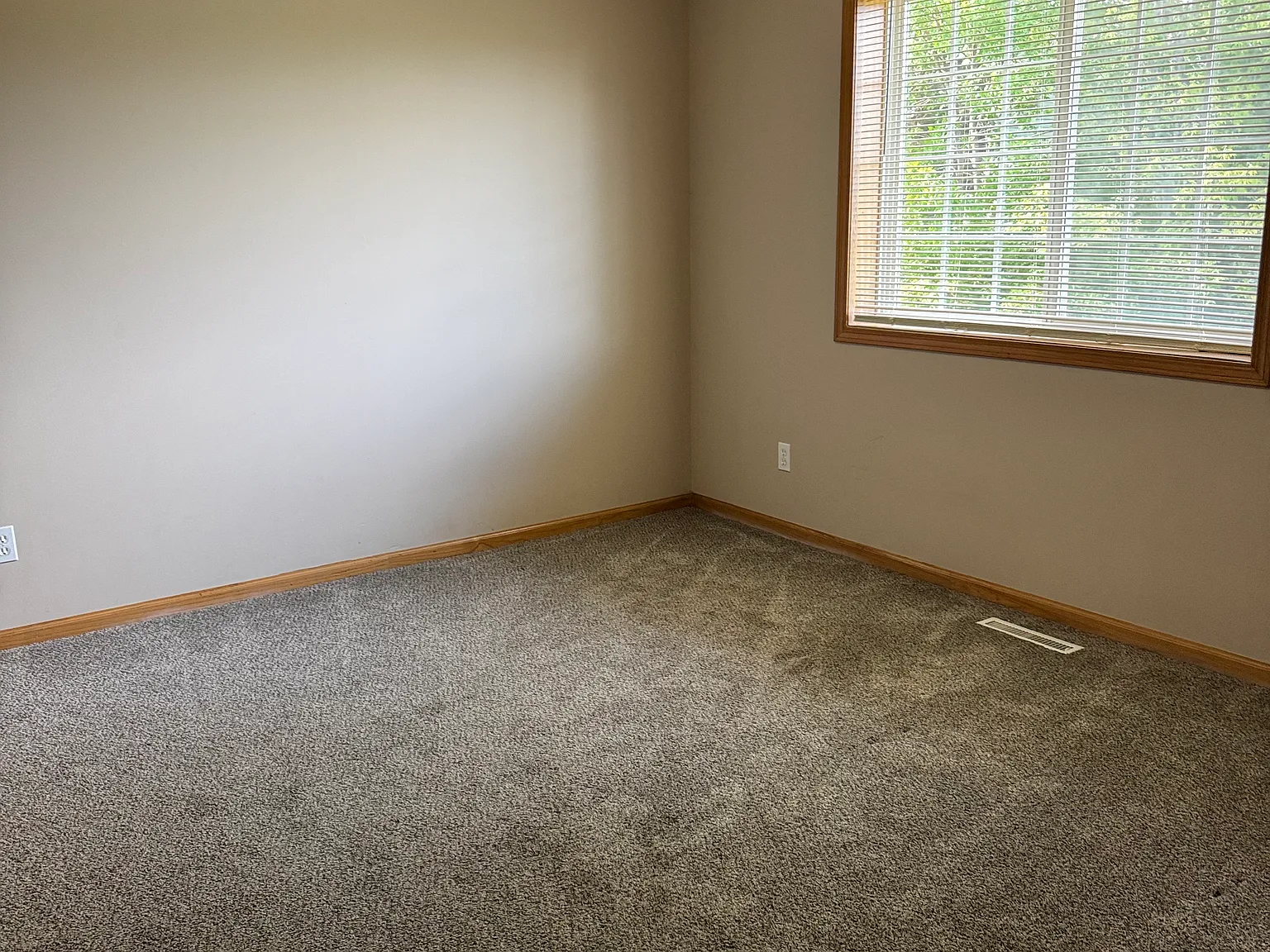 2 bed, 1624 sqft, $2,200 — Photo 4