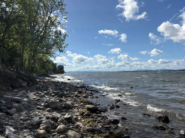 255 West Shore Road, Grand Isle, VT 05458