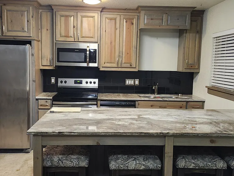 260 Mill Rd #A — Photo 7
