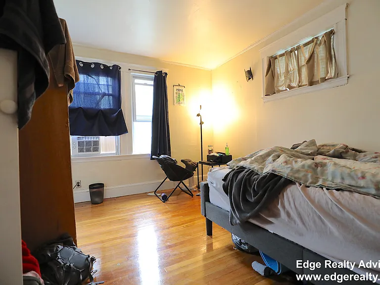 116 Nonantum St — Photo 4