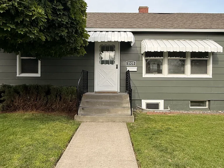 1520 Mahan Ave — Photo 2