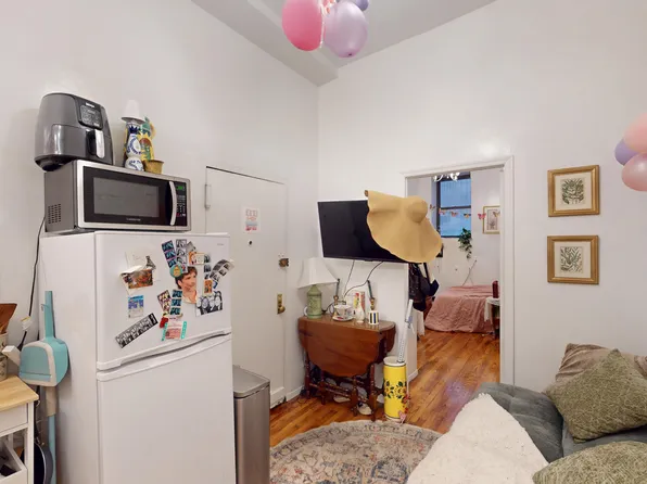 168 Rivington Street image 1 of 5