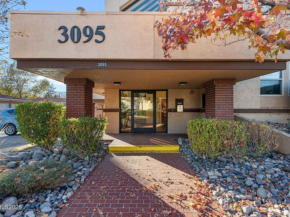 1st image of 3095 Lakeside Dr