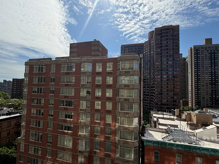 1500 Lexington Ave #11F — Photo 22