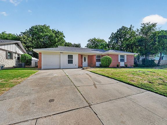 2nd image of 301 E Fuller Dr