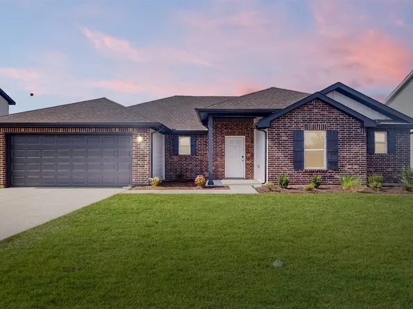 118 Cooper Dr, Cleburne, TX 76031