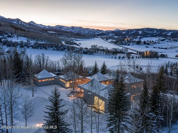 5th image of 821 Cluny Rd