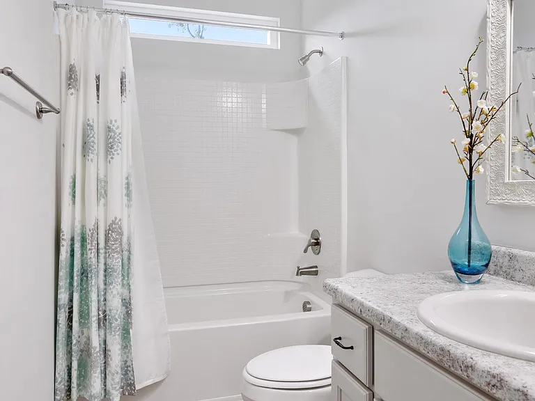 180 Shelton St — Photo 11