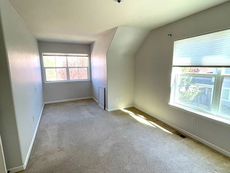 Upstairs bedroom - Carpet has been replaced since photograph