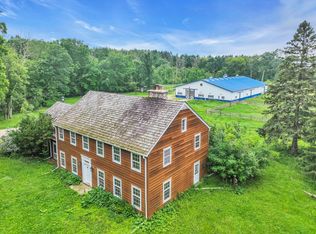 9111 W Hawthorne Rd, Mequon, WI 53097