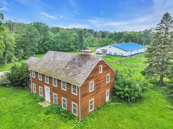 9111 West Hawthorne ROAD, Mequon, WI 53097