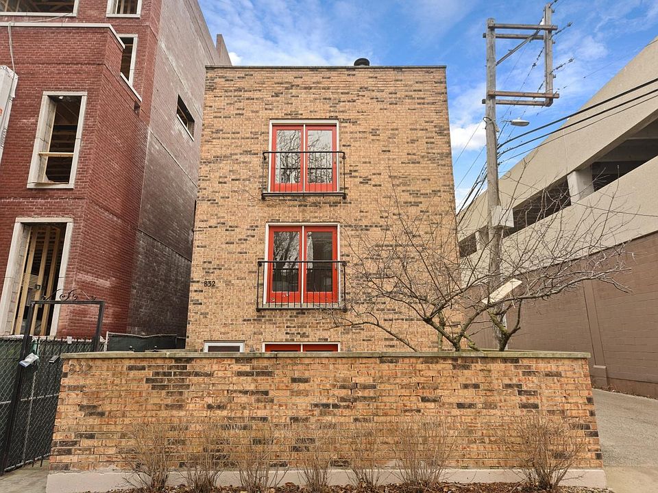 1st image of 832 W Barry Ave #1