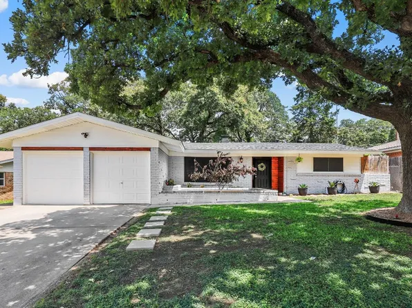 6705 Monterrey Dr, Fort Worth, TX 76112