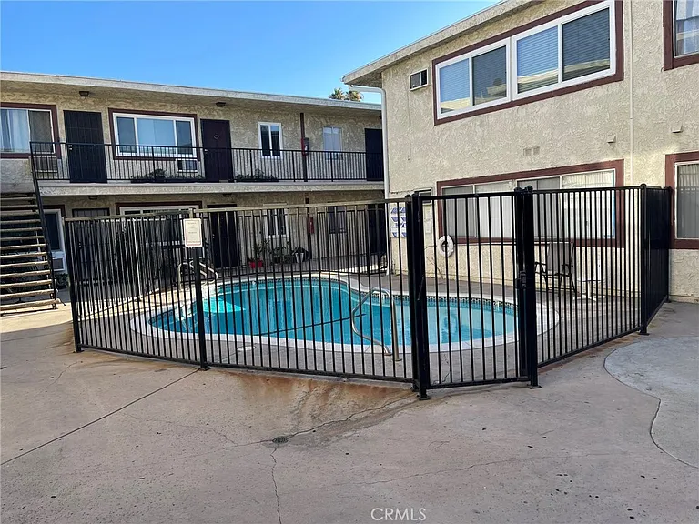 8800 Cedros Ave #111 — Photo 36