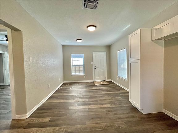 4th image of 305 Avenue A