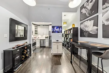 【L'Appartement 】Velor All In One ベロア 555 Lenox Avenue #1B in Central Harlem, Manhattan | StreetEasy