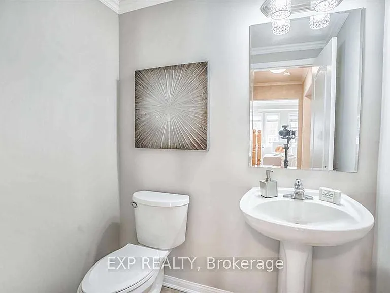 945 Sprague Pl — Photo 13