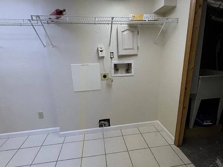 6469 Pulpit Rock Dr — Photo 24