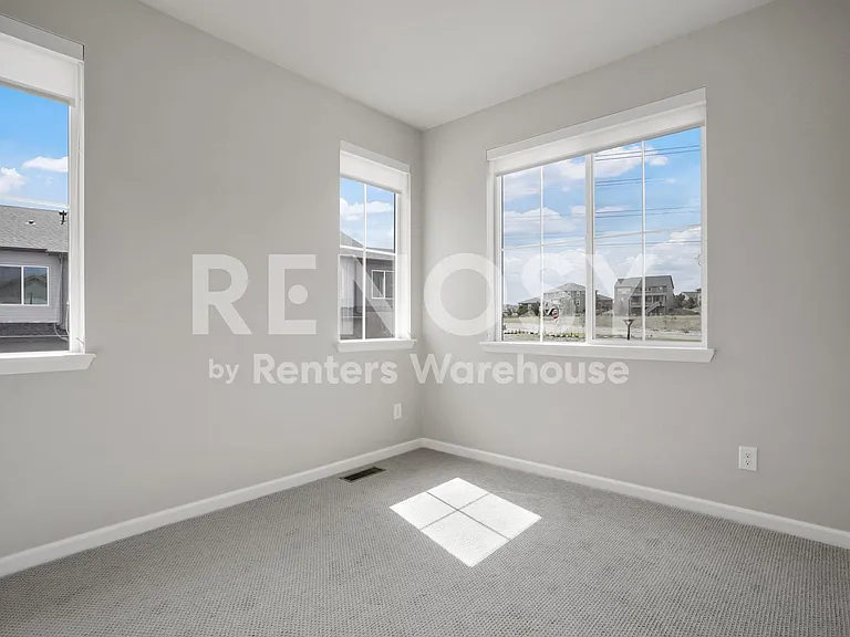 421 Millwall Cir — Photo 23
