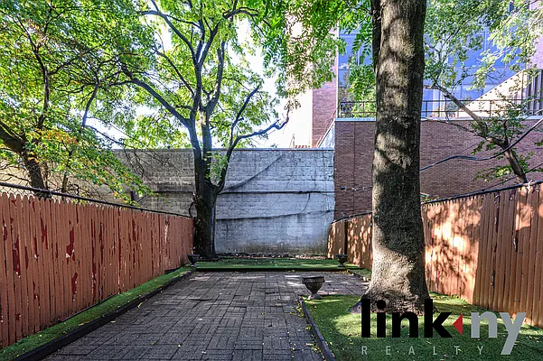 Rented by Link NY Realty | media 20