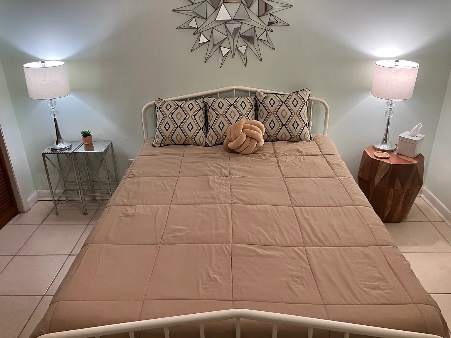 1 bed, 640 sqft, $1,800 — Photo 4