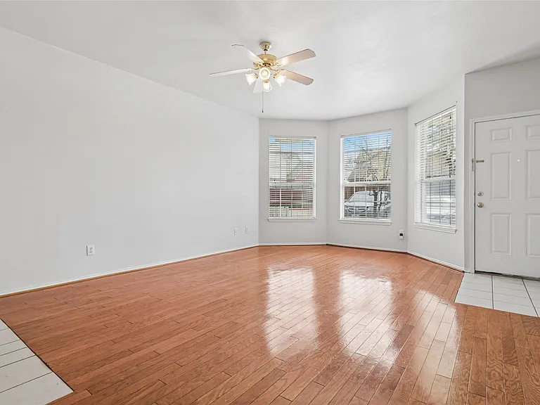 3805 Brandon Park Dr — Photo 3
