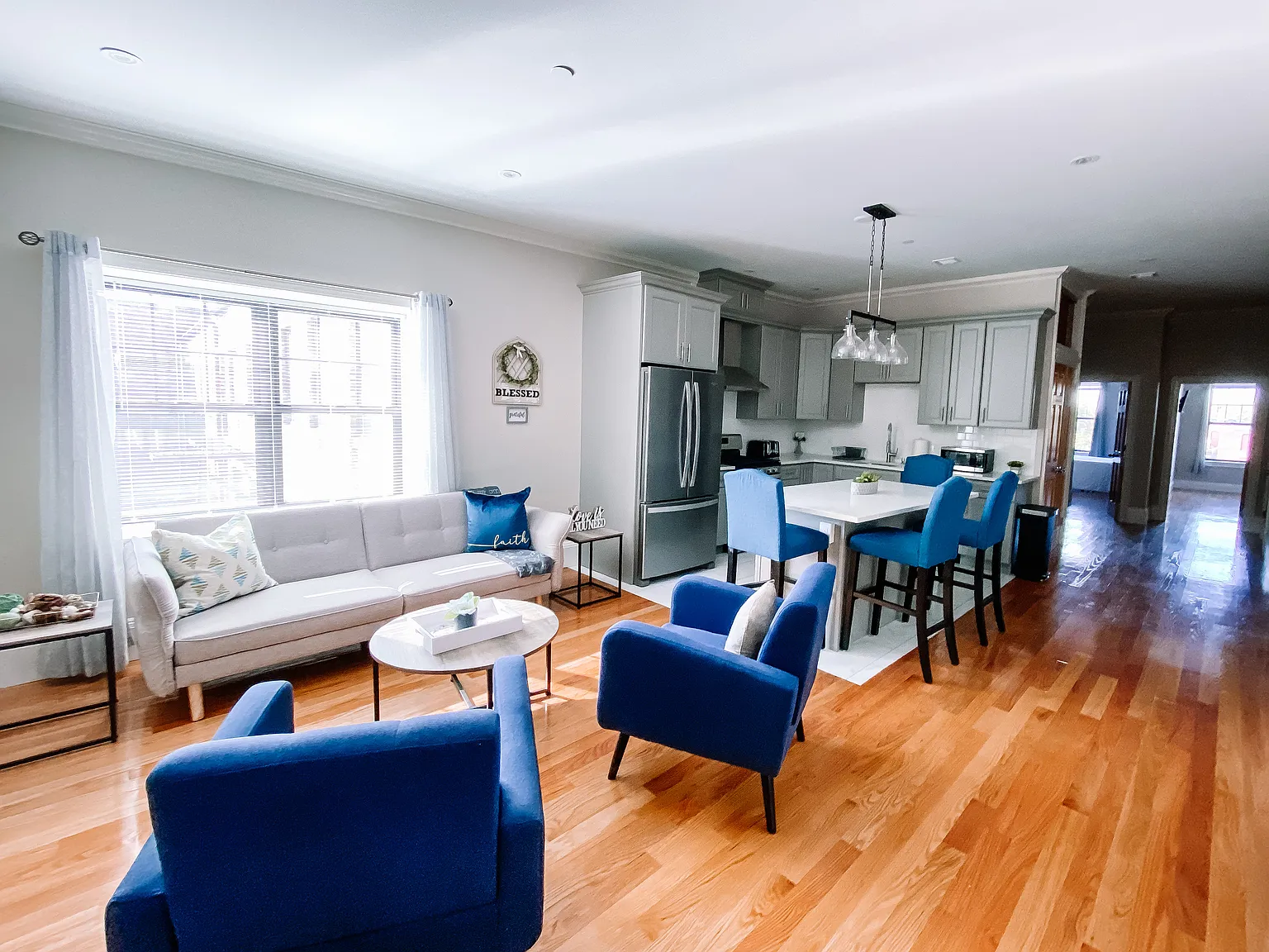 2 bed, 1100 sqft, $3,950 — Photo 2