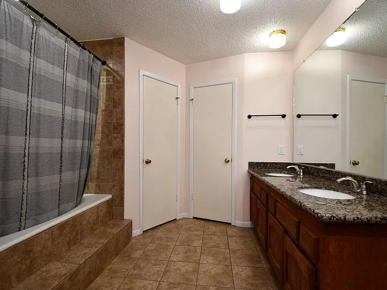 1947 Mayweather Ln — Photo 25