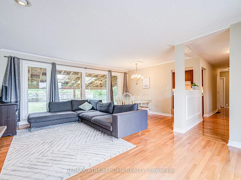 134 Fairglen Ave — Photo 11
