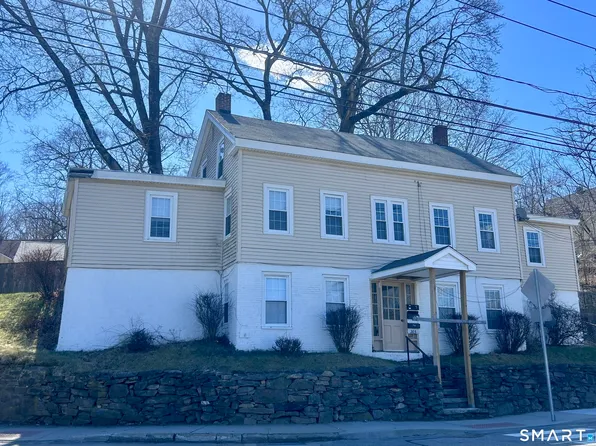 203 School Street, Putnam, CT 06260