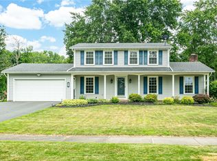 253 Vineyard Dr, Rochester, NY 14616