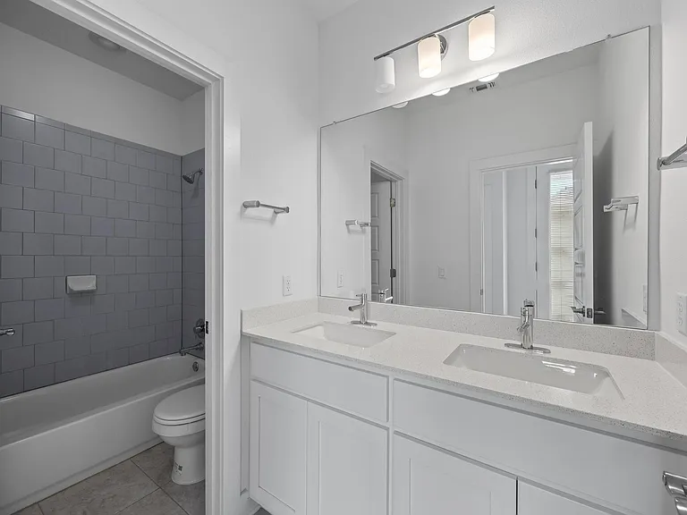 2222 Simond Ave #E — Photo 26