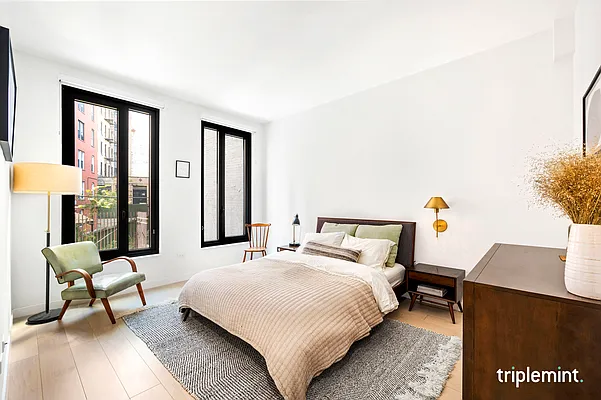 Sold by Triplemint | media 4