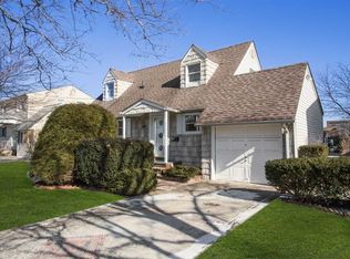 1755 Rose St, Merrick, NY 11566