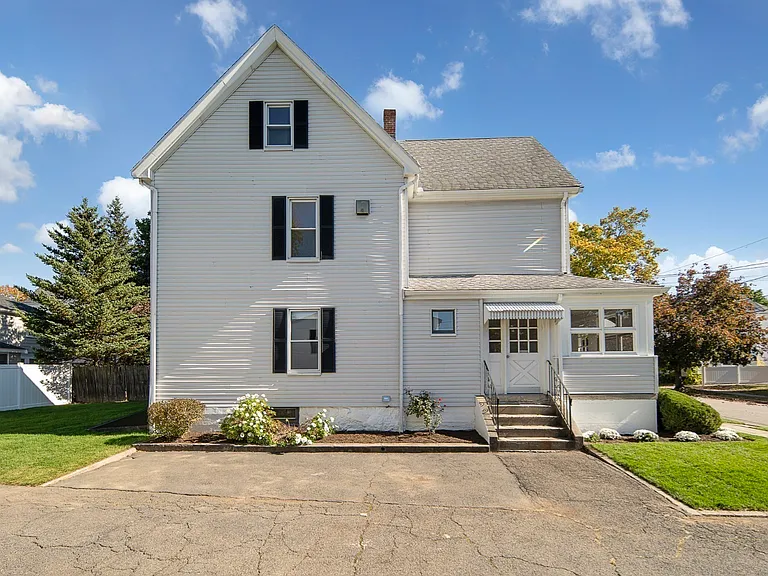 63-65 Harvard St #2 — Photo 3