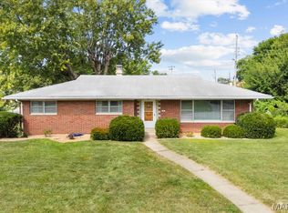 9 Columbus Dr, Belleville, IL