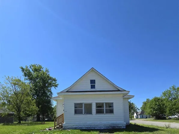 2101 Buckeye St, Terre Haute, IN 47804