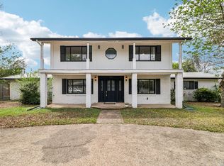 302 WEATHERCOCK LN, Windcrest, TX 78239