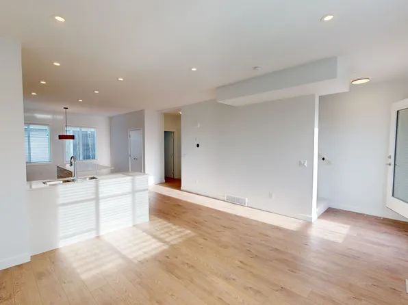 669 Savanna Blvd NE #402, Calgary, AB T3J 0Z1