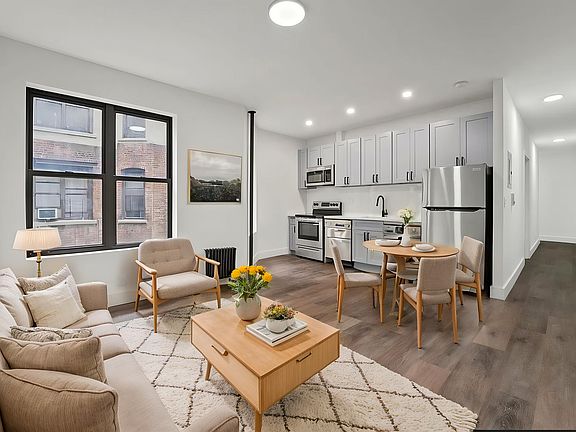 3rd image of 201 W 109th St APT 4E