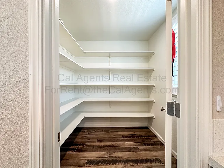 3331 Rosenblatt St — Photo 4