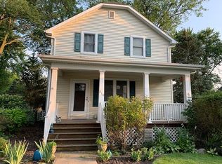 210 E Taylor St, Grant Park, IL