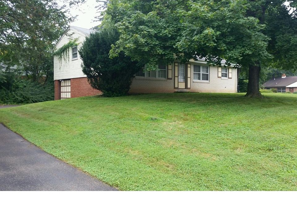 2nd image of 719 Suffolk Rd