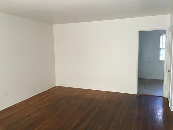 4th image of 1310 W 89th St
