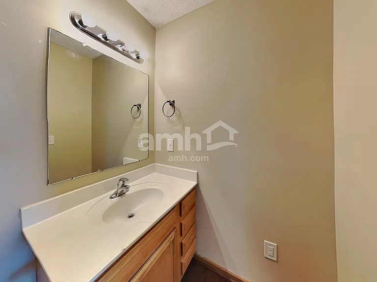 8245 Crete Ln — Photo 16